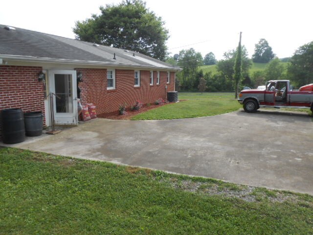 Building Photo - 4149 Carters Valley Rd