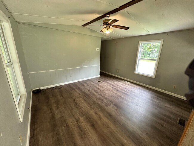 Foto del edificio - Single Wide Mobile home 2 bed 1 bath