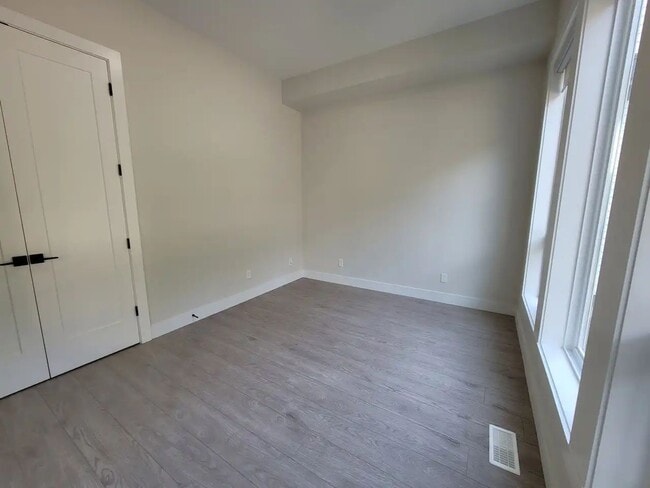 Building Photo - 4500 Stephen Leacock Dr