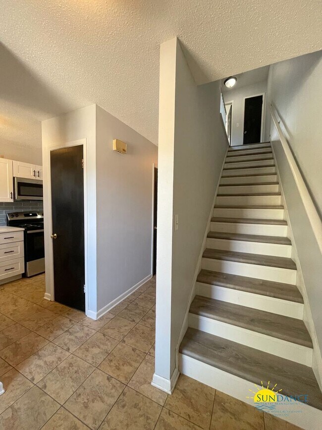 Foto del edificio - Charming 2 Bedroom Townhome in Shalimar!