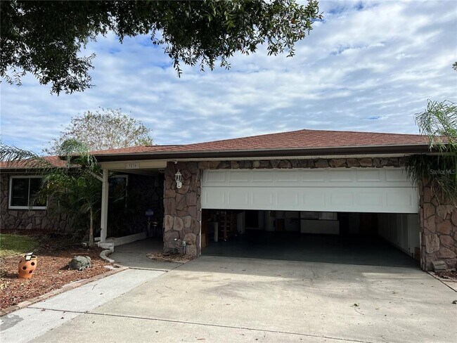 Building Photo - 3270 Causeway Dr