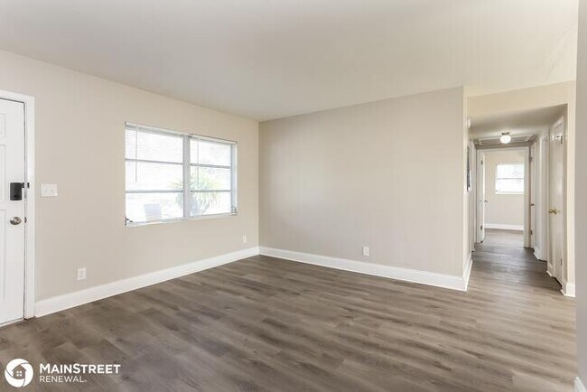 Foto del edificio - 13460 GILLESPIE AVE #2, JACKSONVILLE, FL 3...