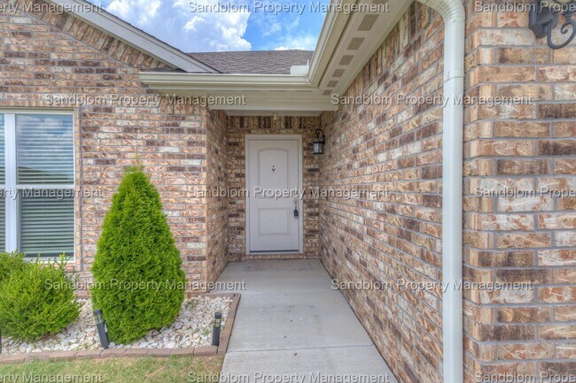 Foto del edificio - For Lease | East Tulsa | $1900 Rent