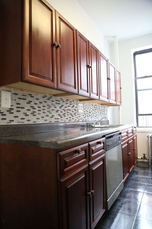 Building Photo - 187 Bleecker St