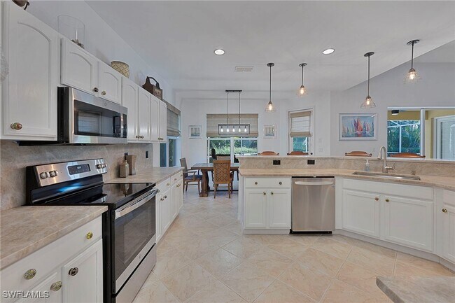 Building Photo - 5005 Old Pond Dr