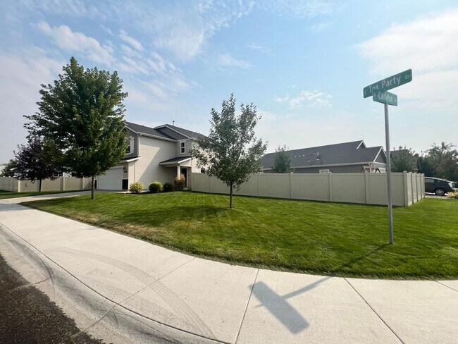 Foto del edificio - Beautiful 3BD/2.5 BA in desirable Nampa ne...