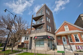 Building Photo - 3012 W Fullerton Ave