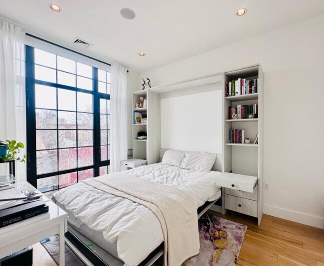 Foto del edificio - 2 bedroom in Brooklyn NY 11211