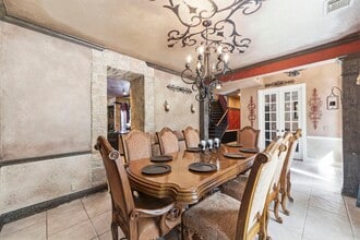 Building Photo - 11823 Canyon Mills Dr