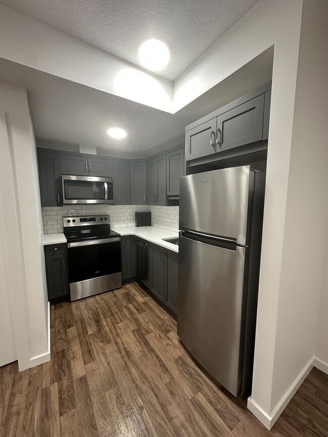 Building Photo - COZY AND BEAUTIFUL 1 BDRM+ 1 BATH, BASEMENT UNIT IN CONVENIENT BELMONT!