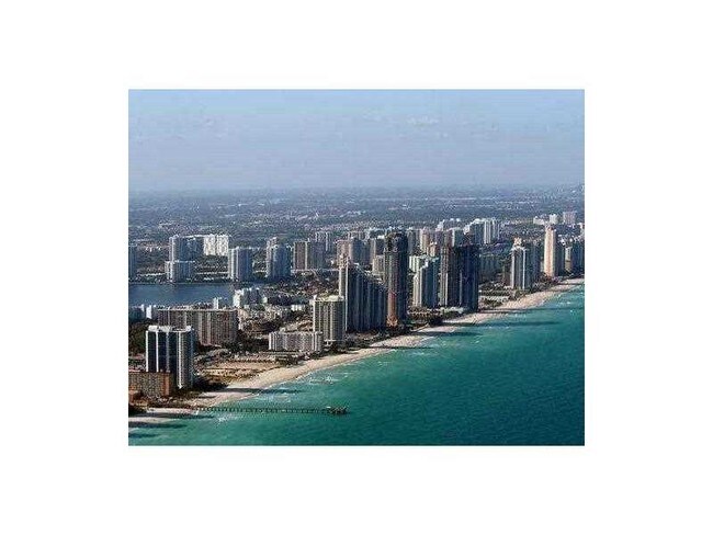 Building Photo - 17201 Collins Ave