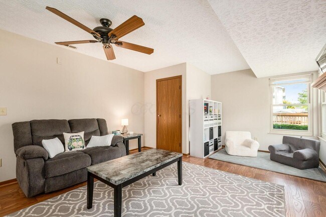 Building Photo - 4494 Earman Dr