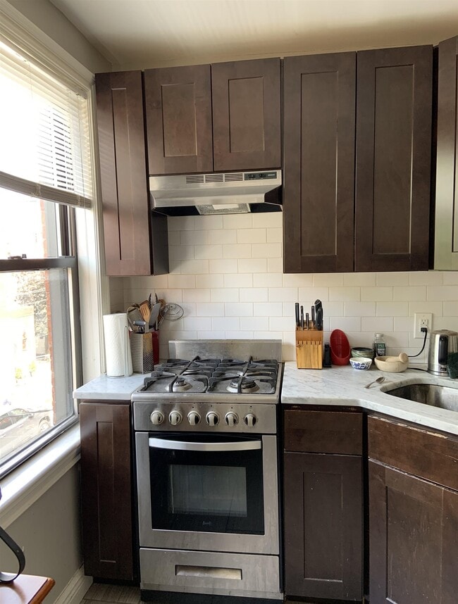 Building Photo - 159 9th St