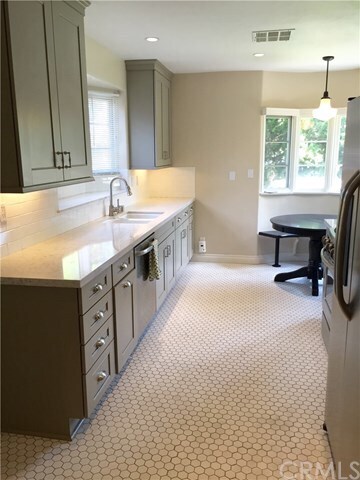 Foto del edificio - 206 S Center St