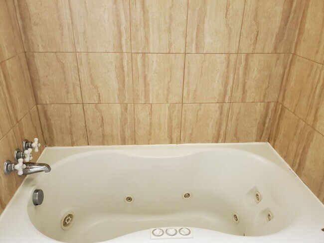 Foto del edificio - One Bedroom Apartment in the Heart of Down...
