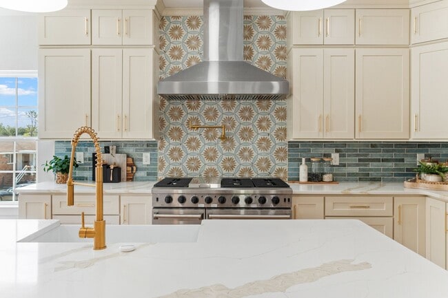 Foto del edificio - Brand-new condo in the heart of Ocean View.