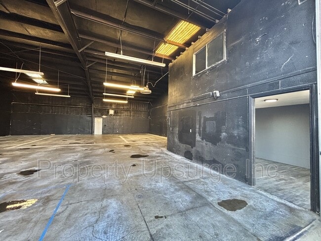 Building Photo - 6200 Stainless Way