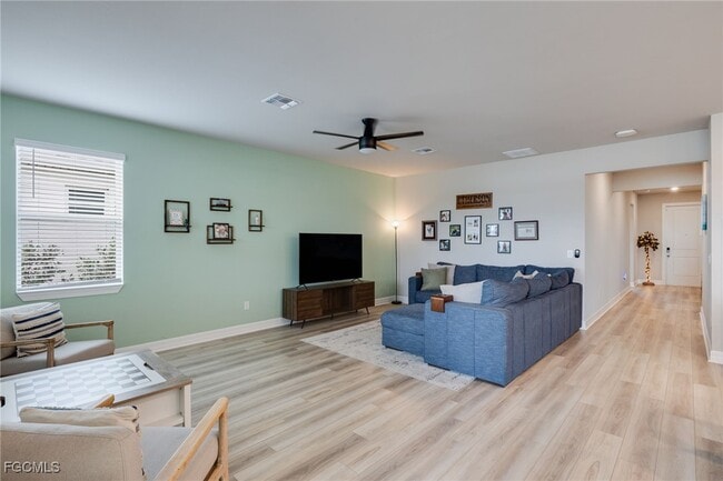 Building Photo - 44216 Saddlewood Ct