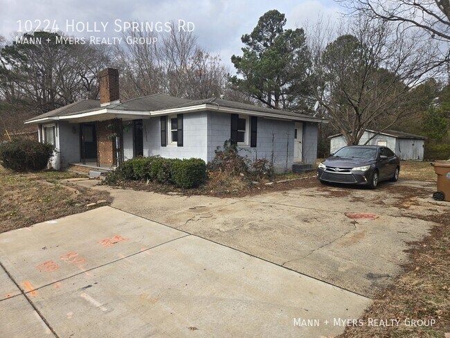Foto del edificio - 10224 Holly Springs Rd