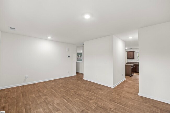 Foto del edificio - 213 Sweetgrass Ln