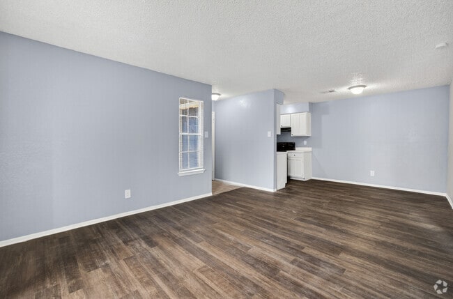 2BR, 2BA - 770SF - 1400 North
