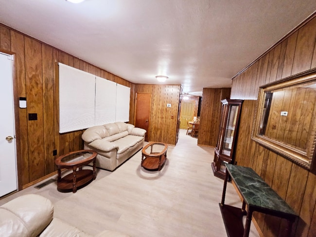 Foto del edificio - 473 Gillespie Rd