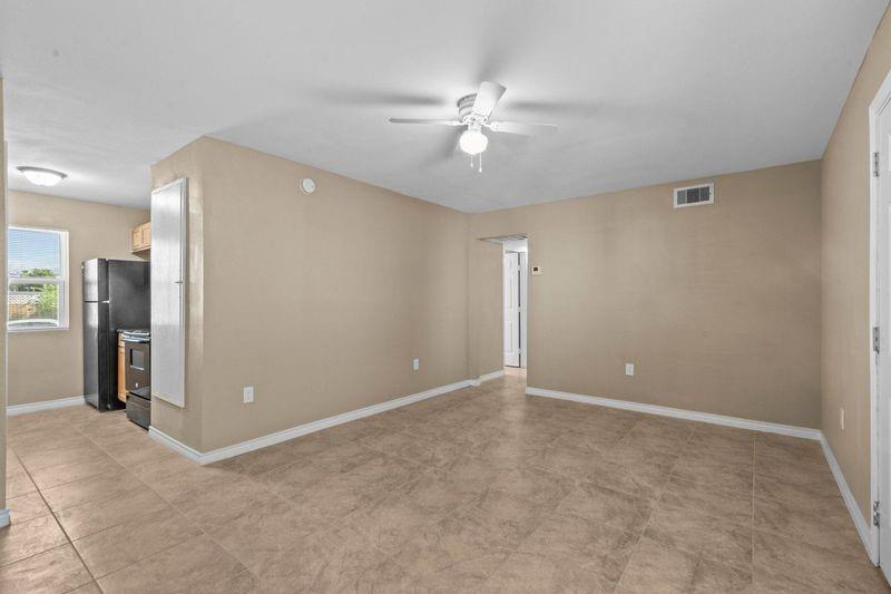 Primary Photo - 2802 Sealy Ave