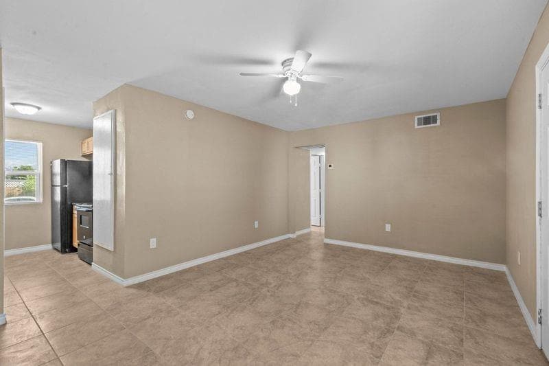 Primary Photo - 2802 Sealy Ave