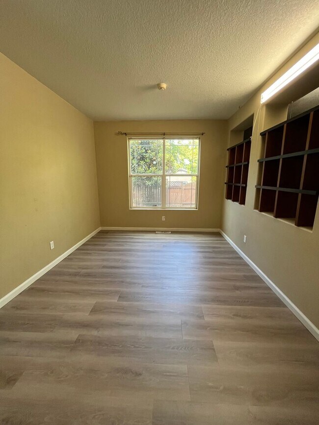 Foto del edificio - Cute 4 Bedroom Gresham Home!
