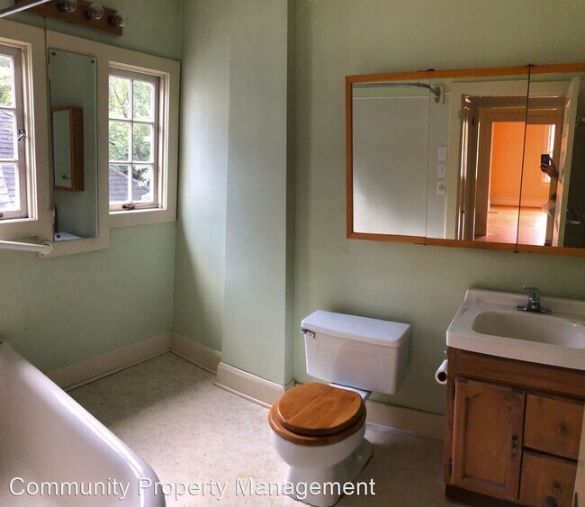 Building Photo - 1 br, 1 bath House - 1706 SE Belmont St