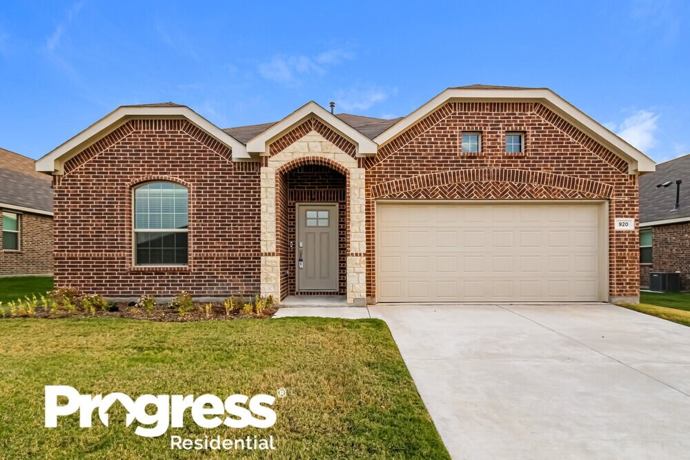 Foto principal - 920 Rusty Spur Ln