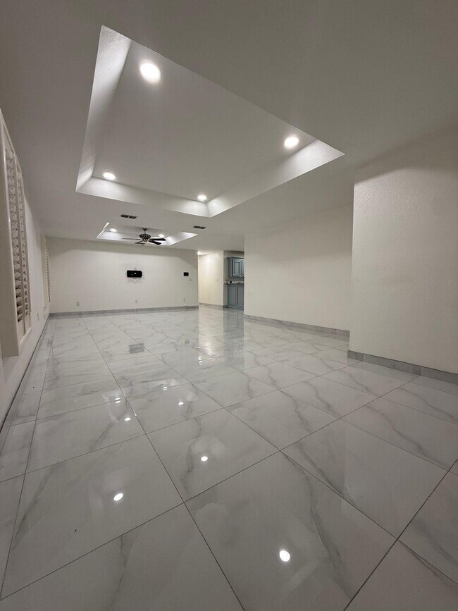 Foto del edificio - 4304 W Rogers Rd