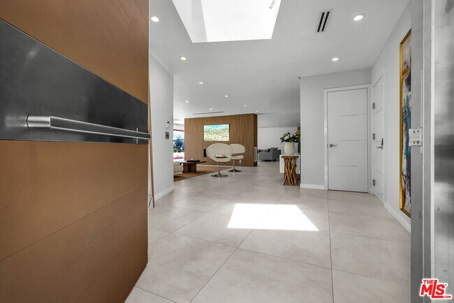 Foto del edificio - 849 Glenmere Way