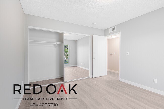 Building Photo - ~2 Weeks FREE~ Excellent Two Bedroom with ...