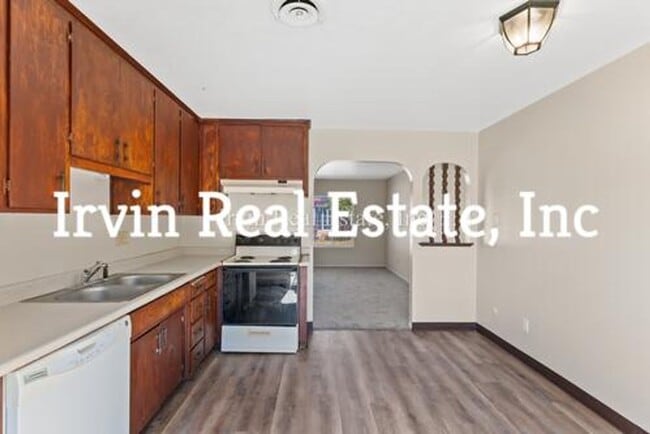 Building Photo - 3030 Carver Rd