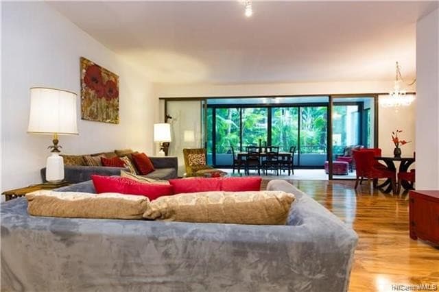 Foto del edificio - 4999 Kahala Ave