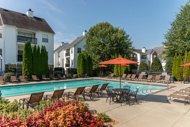 Poolside sundeck - Swift Creek Commons Apartments