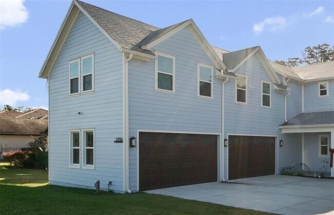 Building Photo - 12752 S Lake Sawyer Ln