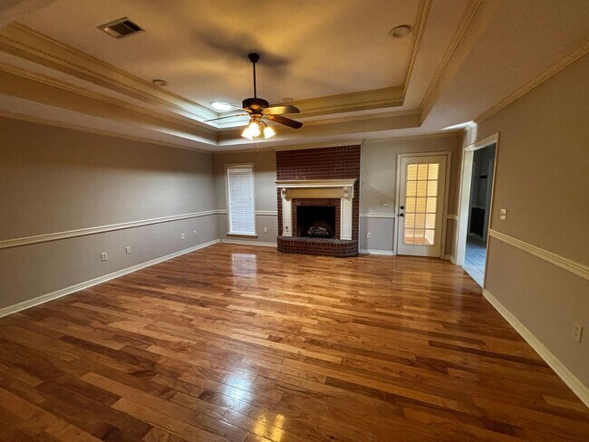 Building Photo - ****JUST REDUCED****232 Boxwood Circle Bra...