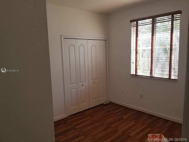 Foto del edificio - 7050 NW 177th St