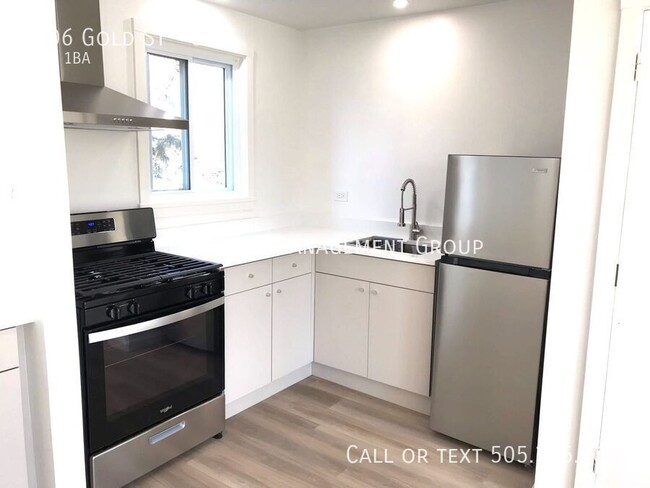 Building Photo - Remodeled 1 Bedroom with AC, Dog Friendly....