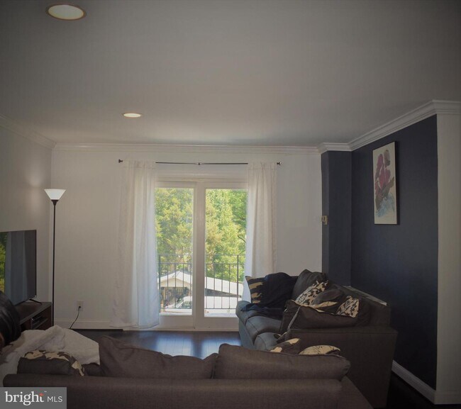 Building Photo - 614 Sligo Ave