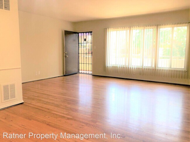 Building Photo - 7141 De Longpre Ave