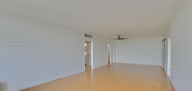 Building Photo - 2851 S Ocean Blvd