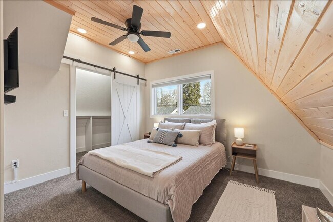 Foto del edificio - 1434 S Euclid Ave