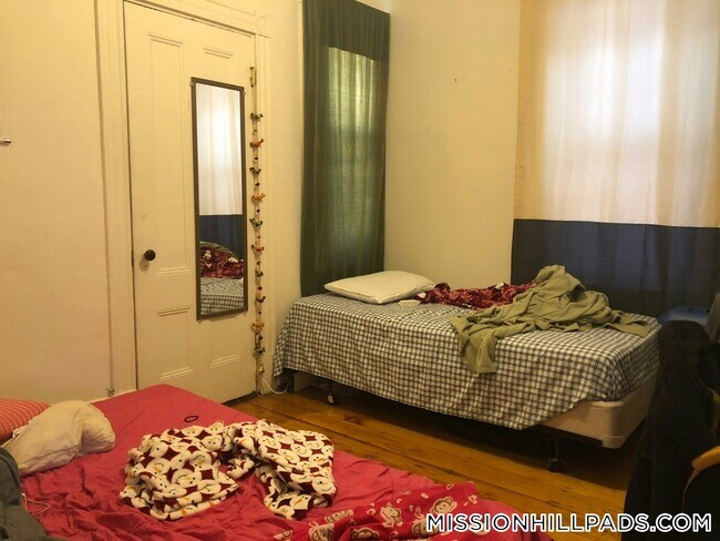 Foto del edificio - 1572 Tremont St