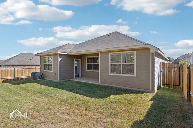Building Photo - 328 Ridgeland Oak Dr