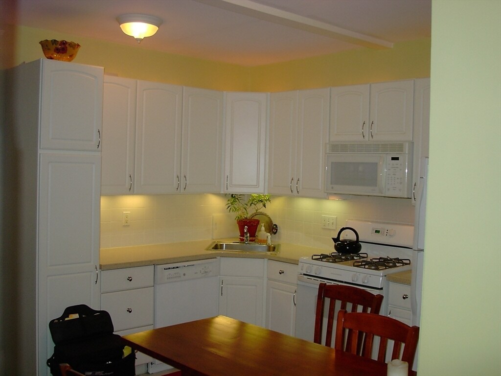 Foto principal - 856 Massachusetts Ave