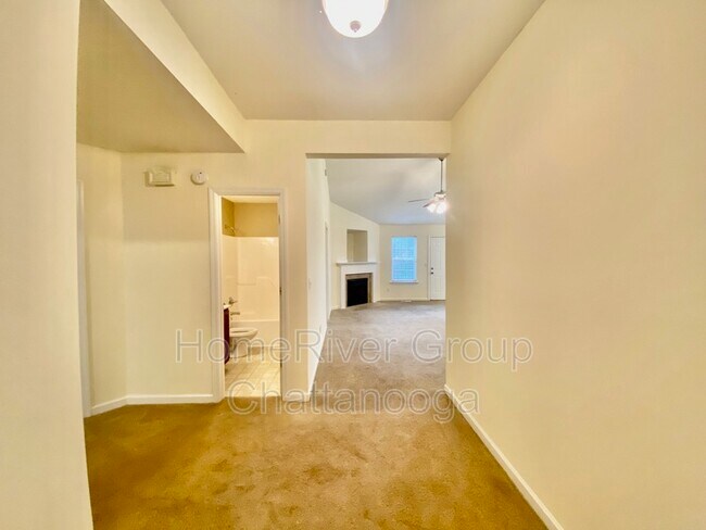 Building Photo - 7100 Tyner Crossing Dr