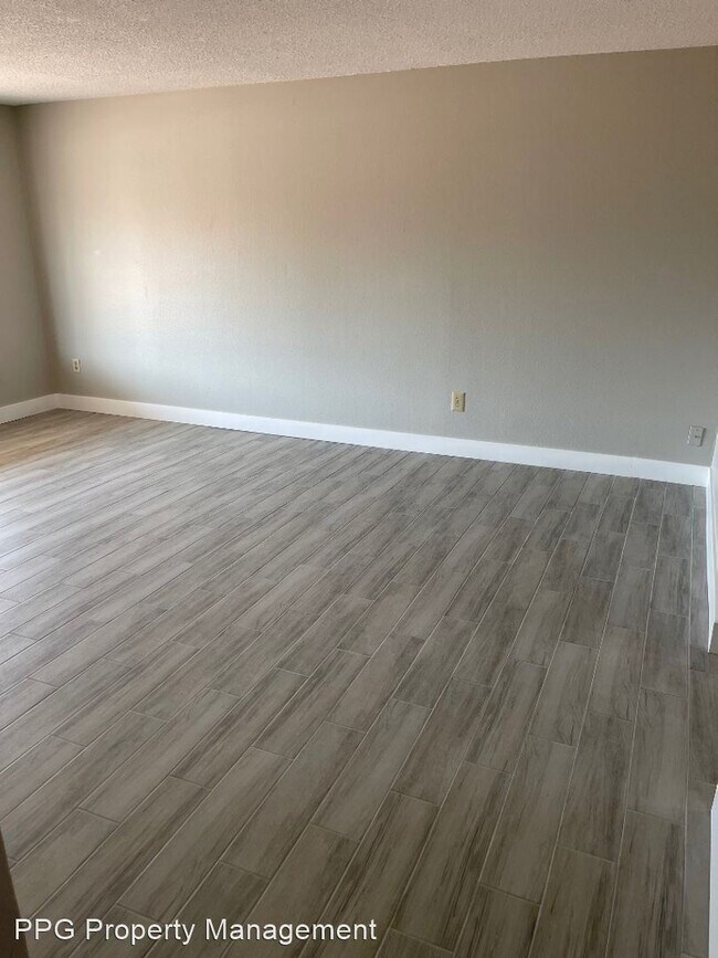 Foto del edificio - 4 br, 2 bath House - 3836 W Sharon Ave